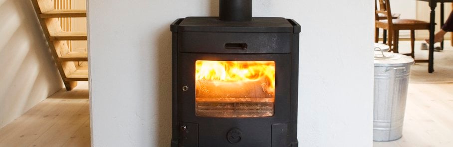 Tänd brasa i kamin